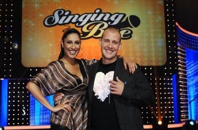 ProSieben: Schlecht singen, hoch gewinnen: "Singing Bee" auf ProSieben