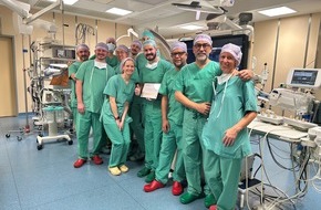 Asklepios Kliniken GmbH & Co. KGaA: Neues Katheterverfahren in der Asklepios Klinik St. Georg: Herzklappe f&uuml;r die linke Herzkammer ohne OP