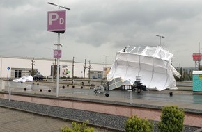 Polizei Minden-Lübbecke: POL-MI: Sturmböen im Mühlenkreis: Zelte des Testzentrum in Bad Oeynhausen umgeweht