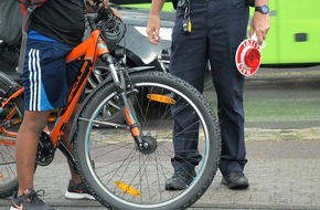 Kreispolizeibehörde Höxter: POL-HX: "Sichtbarkeit schafft Sicherheit" Polizei im Kreis Höxter beteiligt sich an der Aktionswoche "Fahrrad und Pedelec"