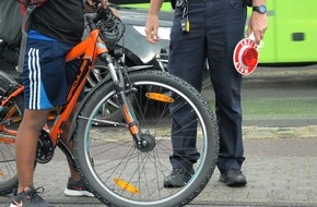 Kreispolizeibehörde Höxter: POL-HX: "Sichtbarkeit schafft Sicherheit" Polizei im Kreis Höxter beteiligt sich an der Aktionswoche "Fahrrad und Pedelec"