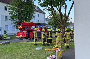 Feuerwehr Detmold: FW-DT: Ausgelöster Heimrauchmelder - Bewohnerin aus verrauchter Wohnung gerettet