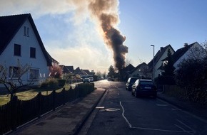 Feuerwehr Minden: FW Minden: Ausgedehnter Wohnhausbrand in Minden-Dankersen, eine Person verstorben