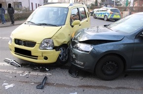 Polizei Minden-Lübbecke: POL-MI: Autofahrerin verletzt sich bei Verkehrsunfall