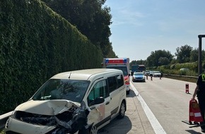 Feuerwehr Bremerhaven: FW Bremerhaven: Auffahrunfall auf der Autobahn