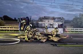 Polizeidirektion Ratzeburg: POL-RZ: Lkw-Ladung entzündet sich und sorgt für Vollsperrung der A 1 im Berufsverkehr