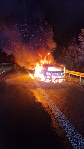Feuerwehr Bottrop: FW-BOT: PKW-Brand auf der A31