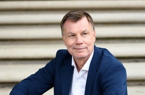 Freudenstadt Tourismus: „Helmers Heldentour“ live in Freudenstadt - Fußball-Talk am 25. November mit Thomas Helmer, Mario Basler, Winfried Schäfer und Nils Petersen