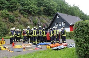 Feuerwehr Kirchhundem : FW-OE: Feuerwehr hält sich im Bereich Technische Hilfe fit