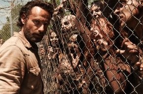 Fox Networks Group Germany: Schnellste Zombie-Invasion aller Zeiten: Fox zeigt 4. Staffel von "The Walking Dead" ab Folge 9 bereits 24 Stunden nach der US-Premiere (BILD)