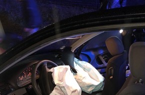 Polizeidirektion Pirmasens: POL-PDPS: Verkehrsunfall mit leichtverletztem Beifahrer (Foto)