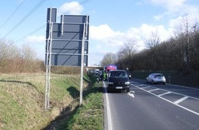 Polizei Düren: POL-DN: Auffahrunfall auf der L 264