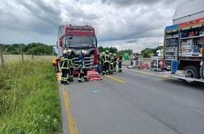 Freiwillige Feuerwehr Königswinter: FW Königswinter: Aufgerissener Treibstofftank alarmiert Feuerwehr