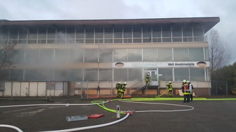 FW-RE: Kellerbrand im ehemaligem Gebäude der Trabrennbahn - Wieder zwei Einsätze auf dem Gelände am Wochenende