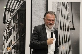 Mannheimer Versicherung AG: Pressemitteilung: Vernissage Vertical - Horst Hamann zeigt 50 neue Architekturfotografien