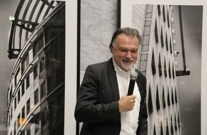 Mannheimer Versicherung AG: Pressemitteilung: Vernissage Vertical - Horst Hamann zeigt 50 neue Architekturfotografien