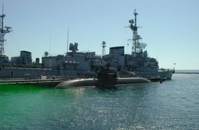 Presse- und Informationszentrum Marine: Deutsche Marine - Pressemeldung/ Pressetermin: "U 34" kehrt aus dem Mittelmeer zurück - Nahezu drei Monate unter Wasser