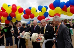 UKA Umweltgerechte Kraftanlagen GmbH & Co. KG: Rückenwind für Mecklenburg-Vorpommerns Energiewende / Energieminister Pegel weiht UKA-Windpark in Barkow ein (FOTO)