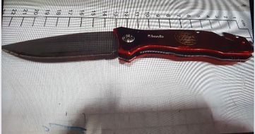 BPOL NRW: Bundespolizei stellt mehrere Messer und andere gefährliche Gegenstände sicher