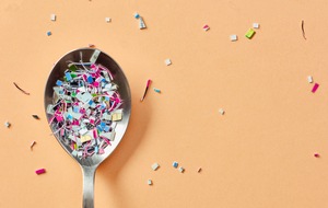 Wort & Bild Verlagsgruppe - Gesundheitsmeldungen: Überall Kunststoff: Was Sie über Mikroplastik wissen sollten