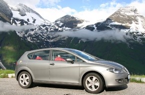 SEAT Deutschland GmbH: Sommerferien: Sparrekord auf der Fahrt in den Familienurlaub mit dem SEAT Leon / Vom Badestrand zum Gletscherrand für 57,50 Euro