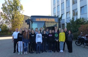 Polizei Wolfsburg: POL-WOB: Dreizehn neue Schulbusbegleiter am Theodor-Heuss-Gymnasium