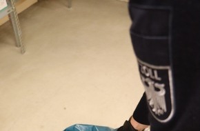 Hauptzollamt Bielefeld: HZA-BI: Illegale Tabakwaren entdeckt/Zoll stellt bei Kontrollen in Paderborn Wasserpfeifentabak, E-Zigaretten und Snus sicher