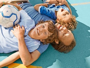 Aktuelle Pressemeldung: AIDA pr&auml;sentiert den Kult-Fu&szlig;balltalk &bdquo;Doppelpass on Cruise&ldquo; zur Fu&szlig;ball-WM 2026