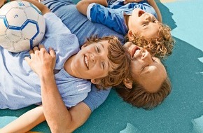 AIDA Cruises: Aktuelle Pressemeldung: AIDA pr&auml;sentiert den Kult-Fu&szlig;balltalk &bdquo;Doppelpass on Cruise&ldquo; zur Fu&szlig;ball-WM 2026