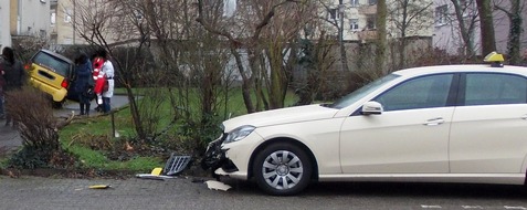 Polizeidirektion Neustadt/Weinstraße: POL-PDNW: Glück im Unglück - Smart in Neustadt auf Odyssee