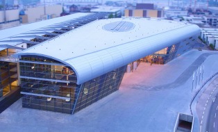 Audi AG: Faszinierende Audi Welt in beeindruckender Architektur erleben / Audi Forum Neckarsulm eröffnet