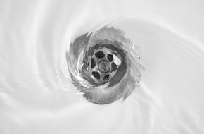 Verbraucherzentrale Nordrhein-Westfalen e.V.: Schonend sauber: So lassen sich verstopfte Abfl&uuml;sse umweltfreundlich reinigen