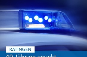 Polizei Mettmann: POL-ME: Polizeibeamtem ins Gesicht gespuckt: 49-Jährige in Gewahrsam genommen - Ratingen - 2210120