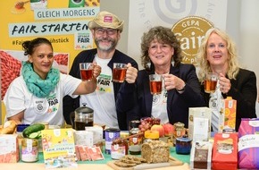 GEPA mbH: Mit fairem Bio-Rooibos fürs Klima / Klimagerechtigkeit mit Frühstücksaktion zur Fairen Woche und Gast Zelda Beukes von Bio-Rooibos-Kooperative Heiveld aus Südafrika im Insta-Live-Talk