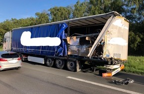 Feuerwehr Bottrop: FW-BOT: Verkehrsunfall sorgt für Vollsperrung auf der A2