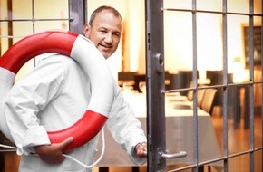 Kabel Eins: Deutschlands bester TV-Koch Frank Rosin: "Null Liebe, null Leben: So kann kein Restaurant existieren!" Die vierte Staffel "Rosins Restaurants - Ein Sternekoch räumt auf" ab 3. Januar bei kabel eins (BILD)