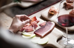 Südtiroler Speck Konsortium: Südtiroler Speck g.g.A. - Anwendungstipps von Küchenchef Christoph Huber & kreative Rezepte