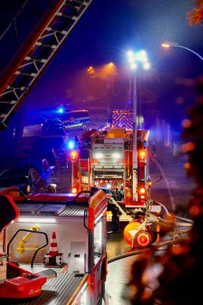 FW Stuttgart: Einsatzreiche Silvesternacht für die Feuerwehr Stuttgart