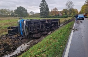 Polizeiinspektion Oldenburg-Stadt / Ammerland: POL-OL: ++ Westerstede: Lkw gerät in den Straßengraben ++