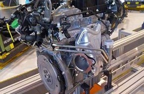 Ford-Werke GmbH: Neues 1,5-Liter-EcoBoost-Triebwerk erweitert die globale Ford-Motorenfamilie mit Benzin-Direkteinspritzung (BILD)