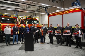 FW Stuttgart: Vier neue Sonderfahrzeuge für Waldbrände, Hilfeleistungen und den Katastrophenschutz an die Feuerwehr Stuttgart übergeben