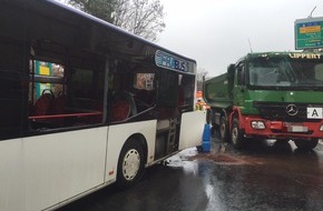 Polizeipräsidium Frankfurt am Main: POL-F: 160302 - 184 Frankfurt-Flughafen: Schwerer Verkehrsunfall