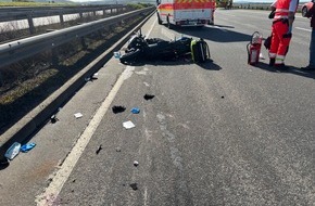 Polizeidirektion Neustadt/Weinstra&szlig;e: POL-PDNW: Autobahnpolizei Ruchheim - Vollsperrung auf BAB 6 nach Motorradunfall