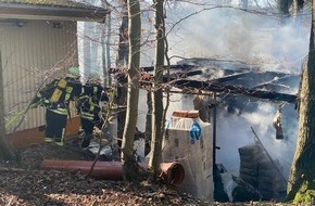 Feuerwehr Schermbeck: FW-Schermbeck: Brennendes Gartenhaus in Schermbeck