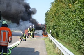 Polizeiinspektion Oldenburg-Stadt / Ammerland: POL-OL: ++ Pkw-Brand mit kurzzeitiger Vollsperrung auf der A 29 in Fahrtrichtung Wilhelmshaven ++