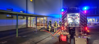 Feuerwehr Oberhausen: FW-OB: Feuer in einer Oberhausener Grundschule