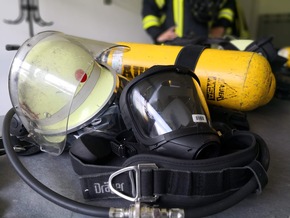 FW-WRN: Die Freiwillige Feuerwehr Werne absolviert die Atemschutzübungsstrecke im Feuerwehrservicezentrum des Kreises in Unna