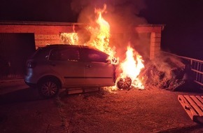 Feuerwehr Ennepetal: FW-EN: PKW-Brand in Garagenhof - schnelles Eingreifen verhindert Ausbreitung