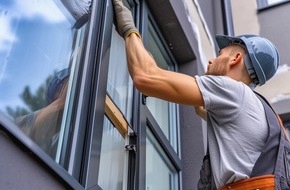 Fenster Welten GmbH: Fenster aus Polen mit Montage: Fenster-Welten GmbH baut Service aus