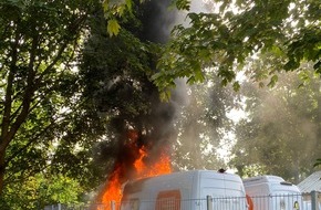 Freiwillige Feuerwehr Celle: FW Celle: Erneut Fahrzeugbrand in der Uferstraße